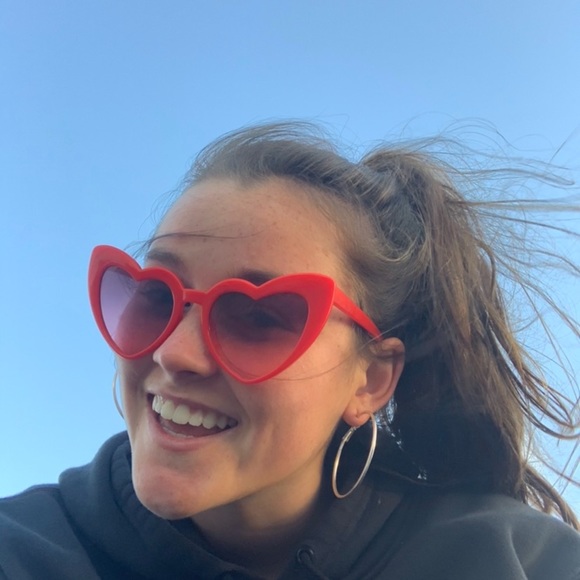 Meet your Posher, Parris - Picture 2 of 2